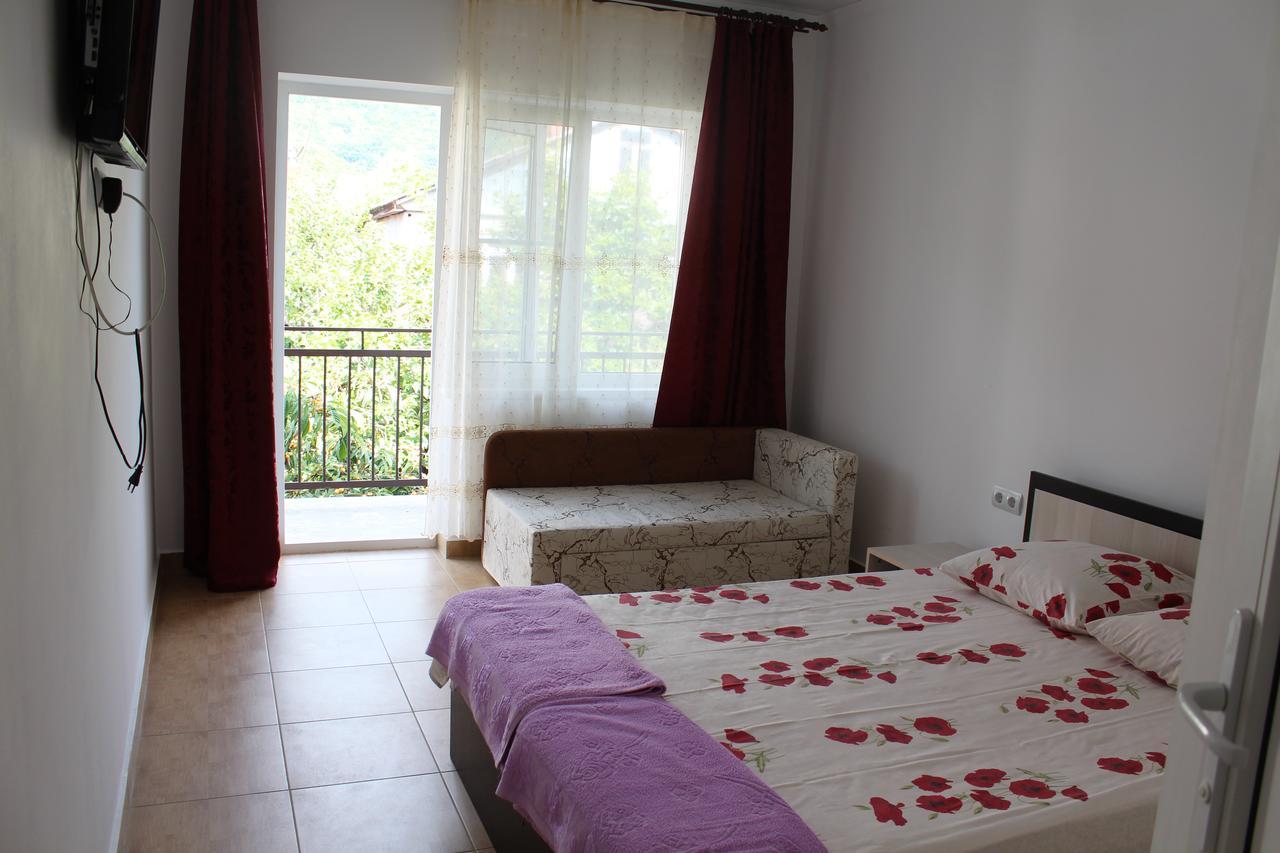 Guest House U Aleny Gagra Exterior foto